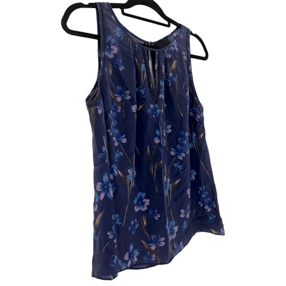 Greylin 100% silk sleeveless top. - Picture 2 of 4